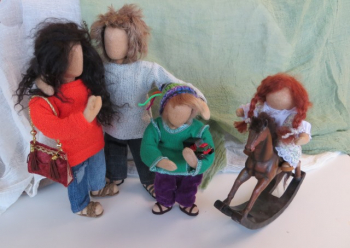 Erzählfiguren mit moderner Kleidung