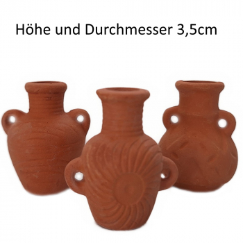 3 kleine Tonkrüge