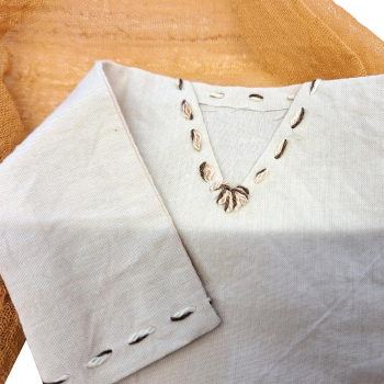 Kleid mit liebevollen Handstichen + Schleier