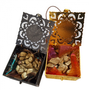 Preview: Schatztruhe mit filigranem Stanzmuster