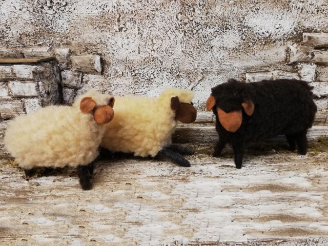 Hund für Krippenfiguren Größe 9 cm Nr.13a Hirte mit Schaf und Lamm und 6 Schafe 