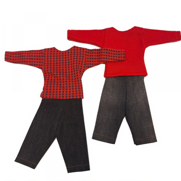 Männerkleidung modern - Jeans und roter Pulli