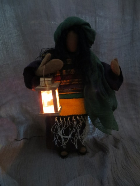 Egli-Figur mit beleuchtbarer Holzlaterne