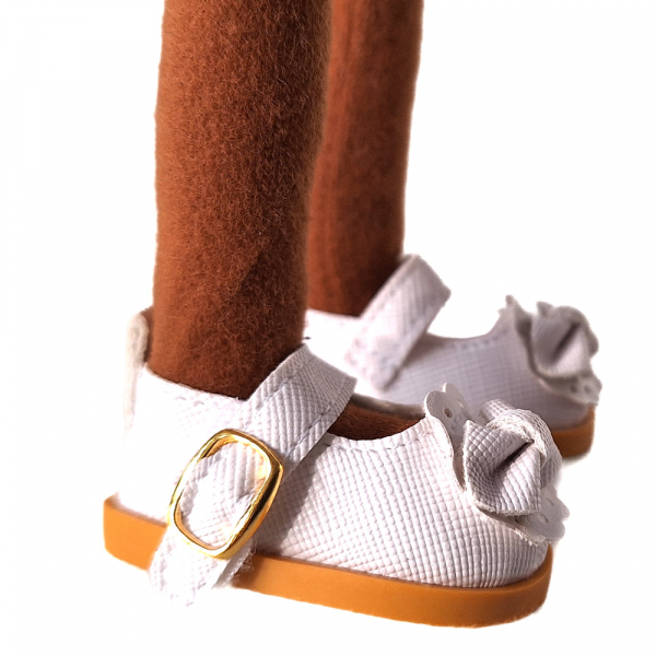 Kleid mit Mantel, Kappe, Strümpfe und weiße Ballerinas - für Frau 28cm