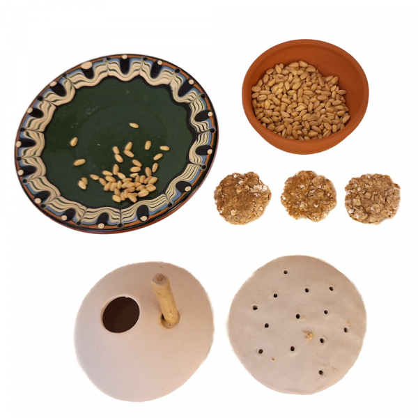 Getreidemühle mit lackiertem Teller und Brotbackplatte