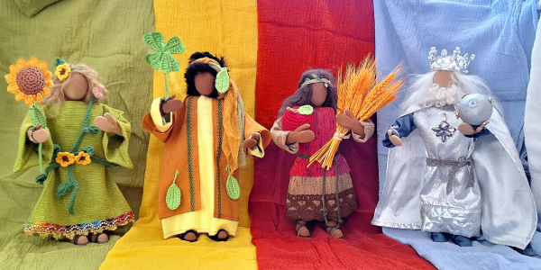 Jahreszeitenfiguren mit Zubehör - Frühling, Sommer, Herbst und König Winter